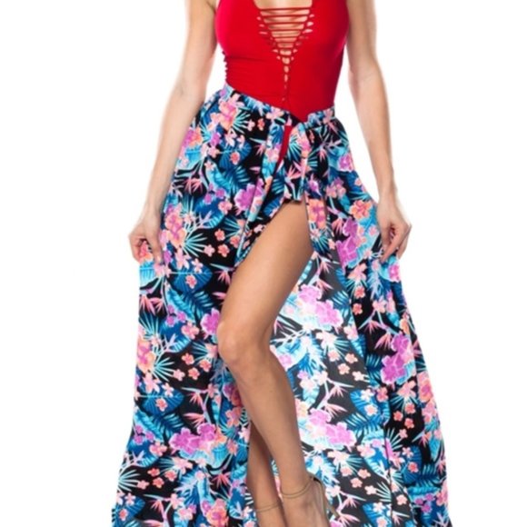 Swimsuit Cover Up / Sarong - Picture 3 of 3